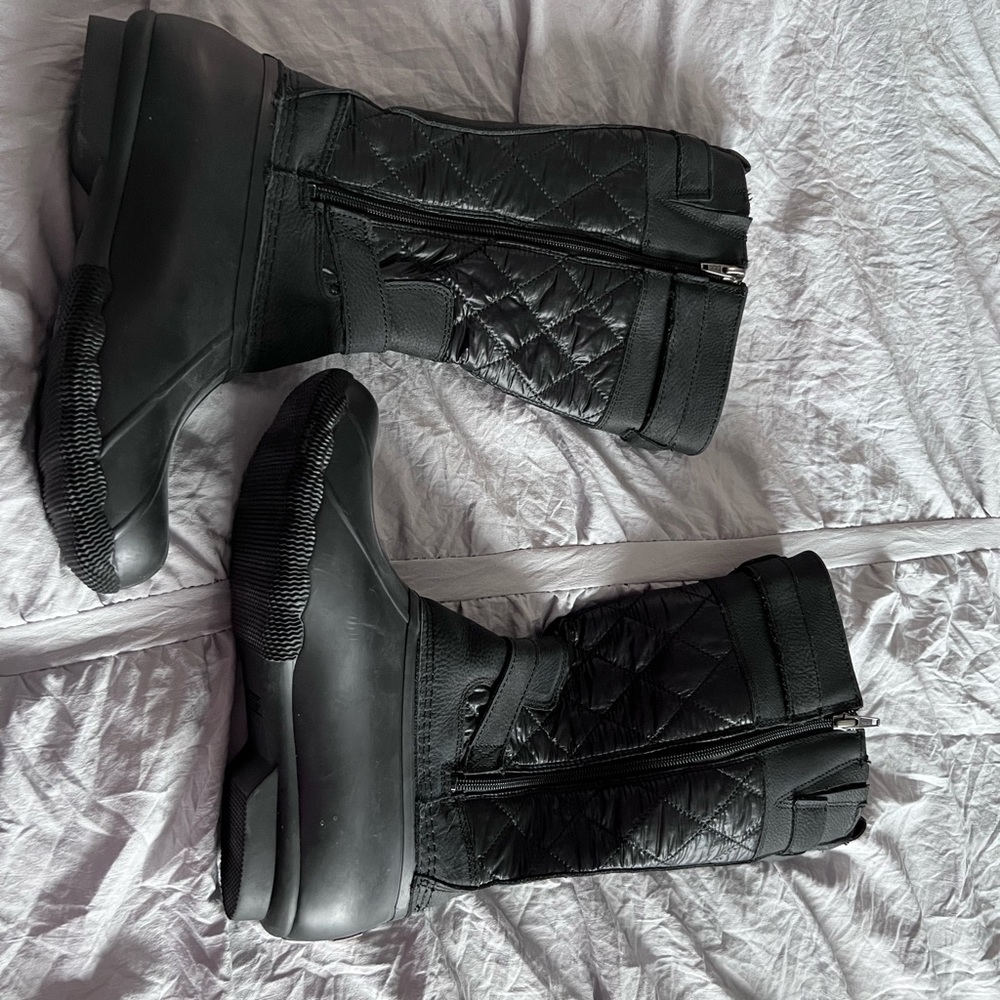 SPERRY winter boots, like new…worn twice